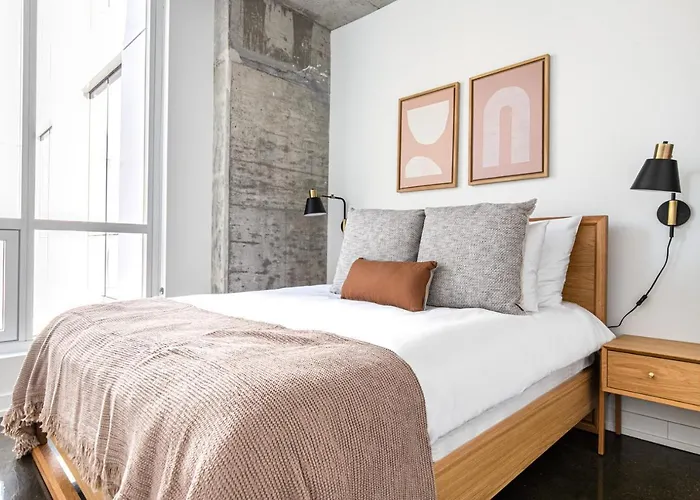 River N 1br W Gym Pool Nr L Stop Chi-361