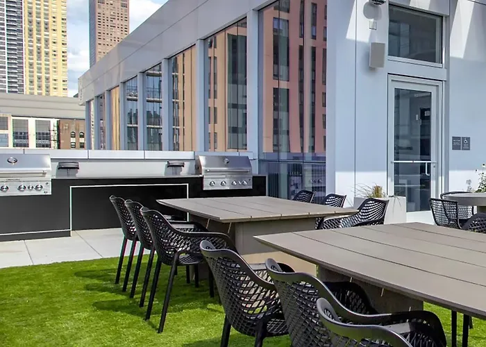 River N 1br W Gym Pool Nr L Stop Chi-361 * Chicago