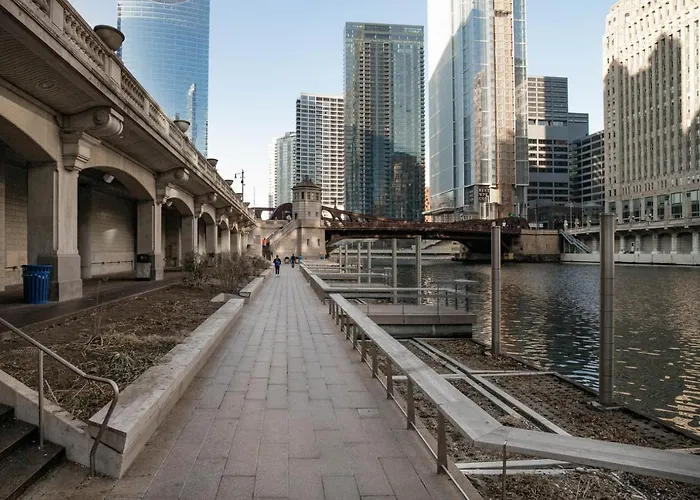 River N 1br W Gym Pool Nr L Stop Chi-361 * Chicago
